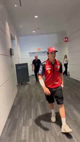 Marc Marquez: "Forte colpo nel muro, è andata bene"