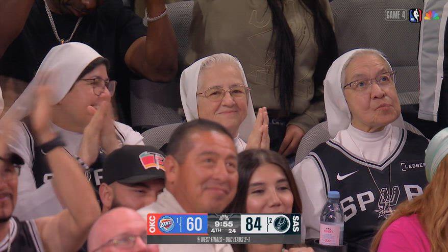 NBA, Wembanyama schiaccia e le suore degli Spurs applaudono