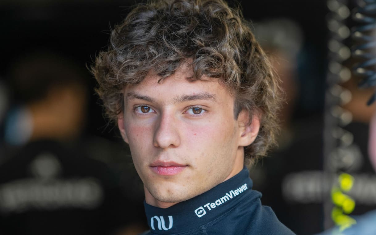 https://sport.sky.it/assets/images/8feea498c7b3e60c51bc16d422c814a81fcc23b7/skysport/it/motori/formula-1/video/2026/08/22/f1-gp-olanda-vanzini-commento-video-1119211/kimi_antonelli_ipa_ok_ok.jpg?im=Resize,width=1218
