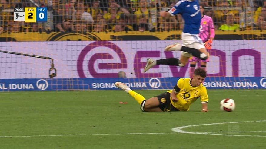 Inacio espulso in Borussia Dortmund-Amburgo: il video