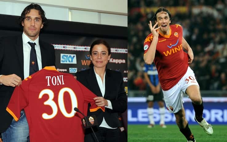 Luca Toni alla Roma nel 2010: la presentazione con Rosella Sensi