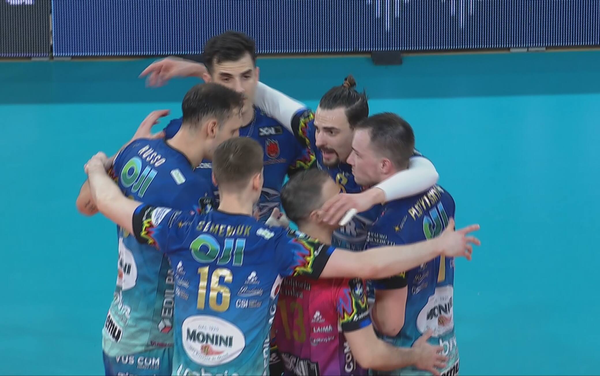 Champions di volley, Perugia vince soffrendo a Las Palmas l'andata dei quarti