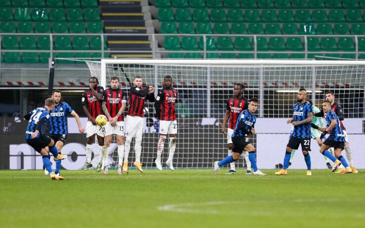 La punizione vincente di Eriksen al Milan