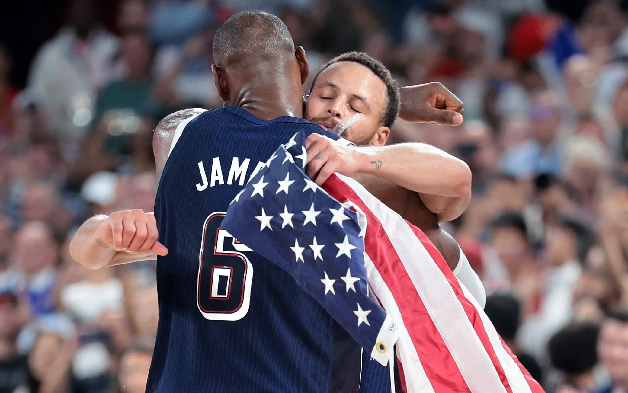 Mercato NBA, LeBron James insieme a Steph Curry? Solo lontano da Golden State