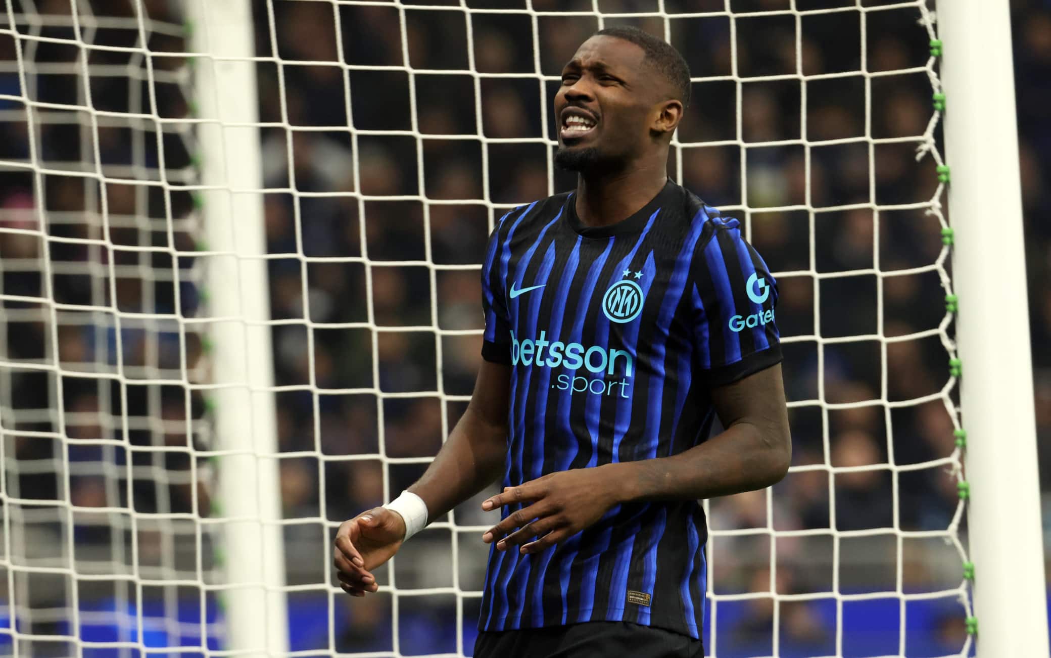 Inter, si ferma Thuram: va verso il forfait per la finale contro la Lazio