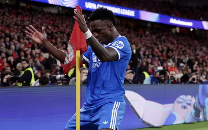 L'esultanza di Vinicius durante Benfica-Real