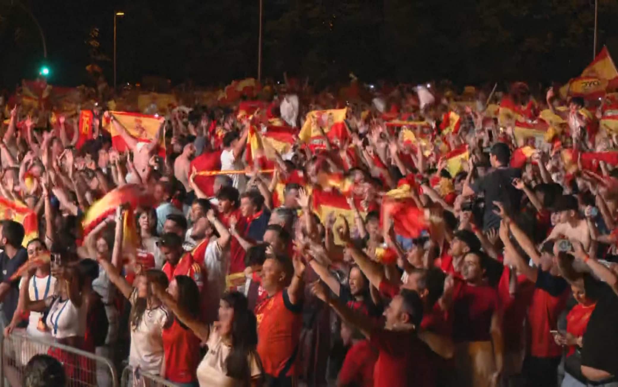 Spagna campione del Mondo: la festa dei tifosi a Madrid. VIDEO