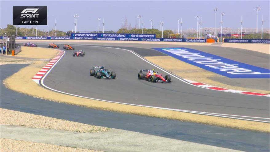 Che partenza di Hamilton: il primo giro della Sprint in Cina