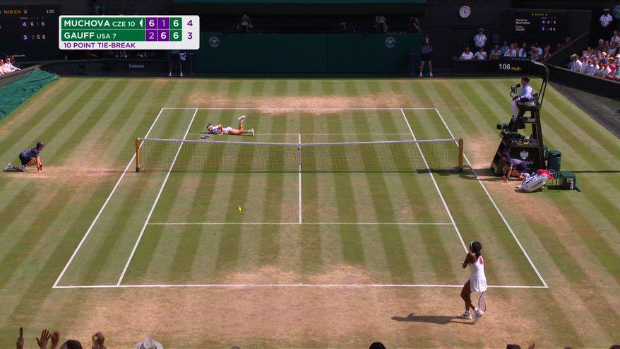 Muchova, volée in tuffo contro Gauff a Wimbledon