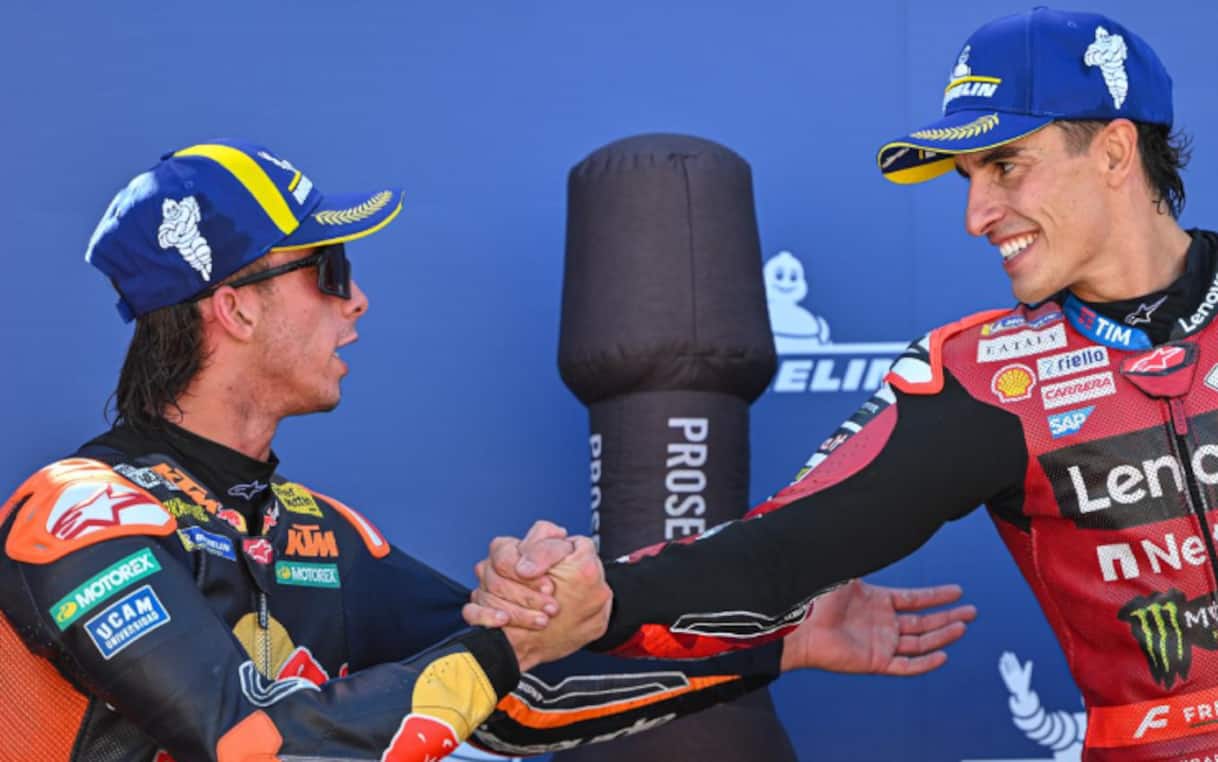 https://sport.sky.it/assets/images/93b49d3ad5f66f868bf12245cfefc49d25ac82a9/skysport/it/motori/motogp/video/2026/08/30/acosta-gp-aragon-intervista-video-1120861/acosta_marquez_dorna.png?im=Resize,width=1218