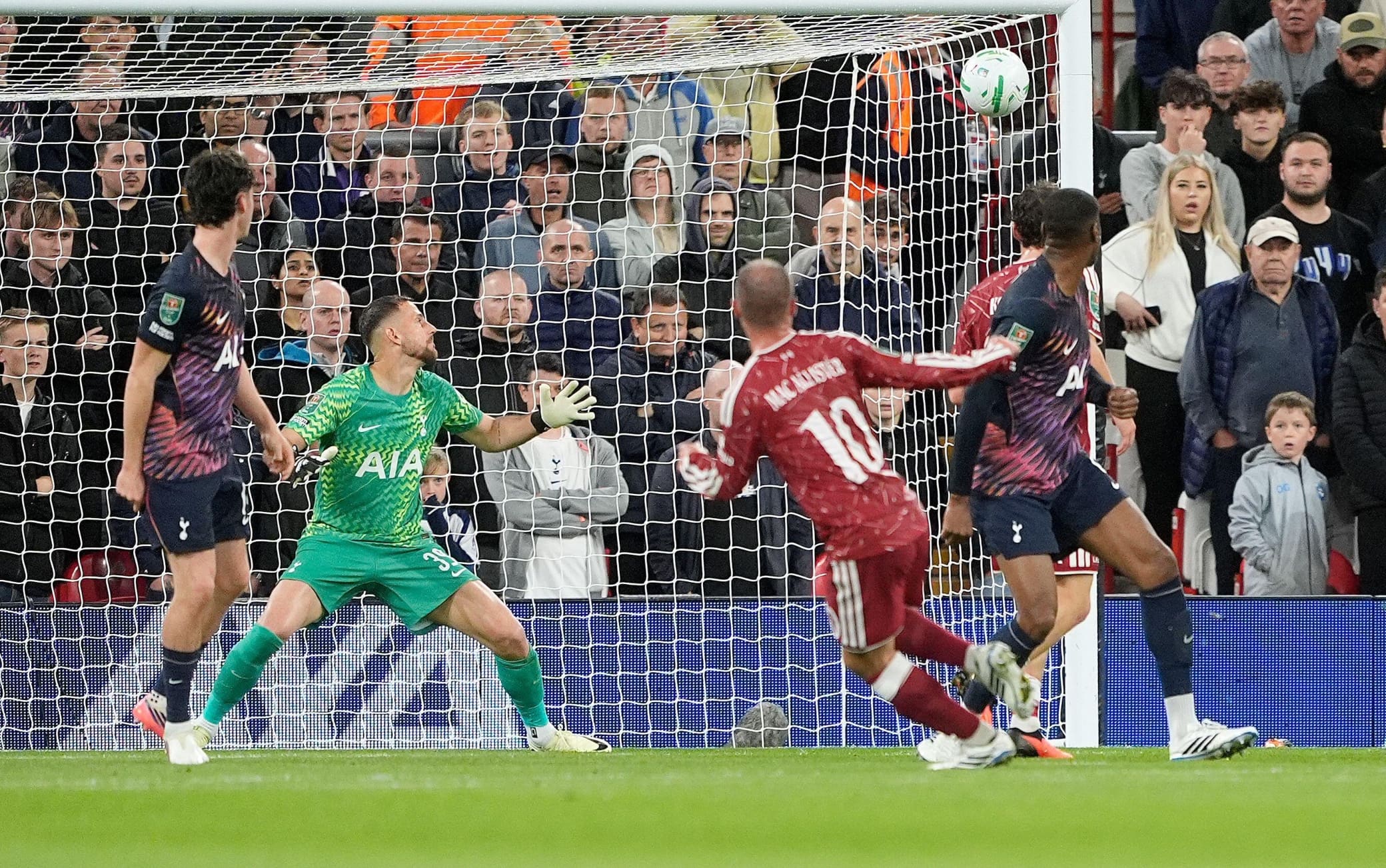 Coppa di lega inglese: Tottenham e De Zerbi eliminati, passa il Liverpool
