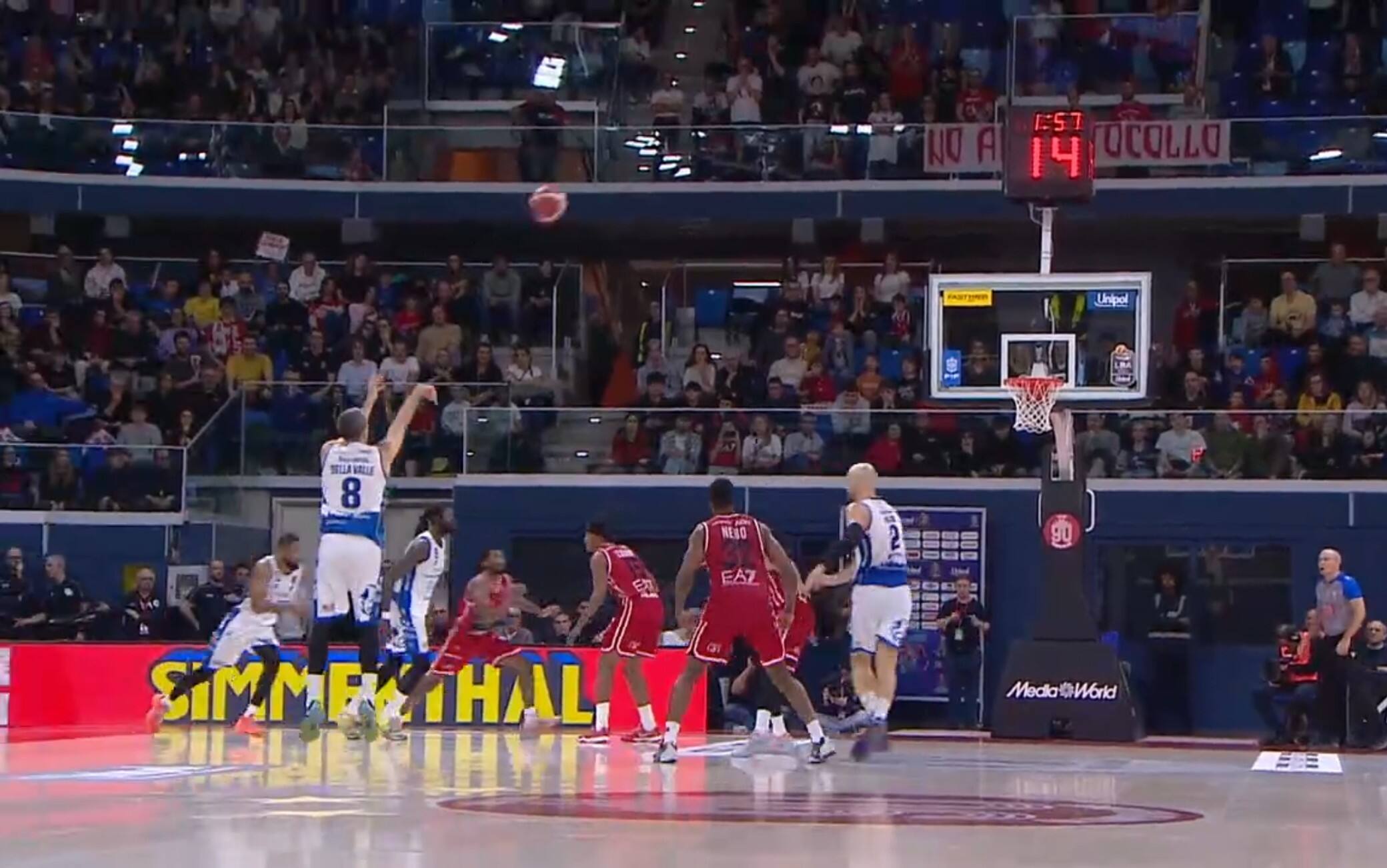 Della Valle è un killer: le due triple per stendere Milano. VIDEO
