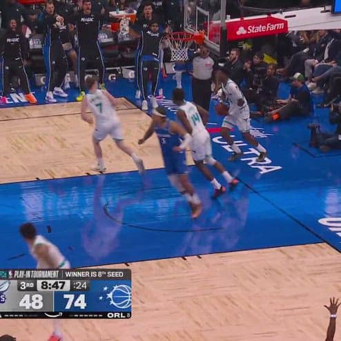 NBA, la schiacciata di Banchero stende Charlotte