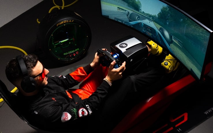 CLICCA QUI PER TUTTE LE FORTO SU R3TO E "F1RST"