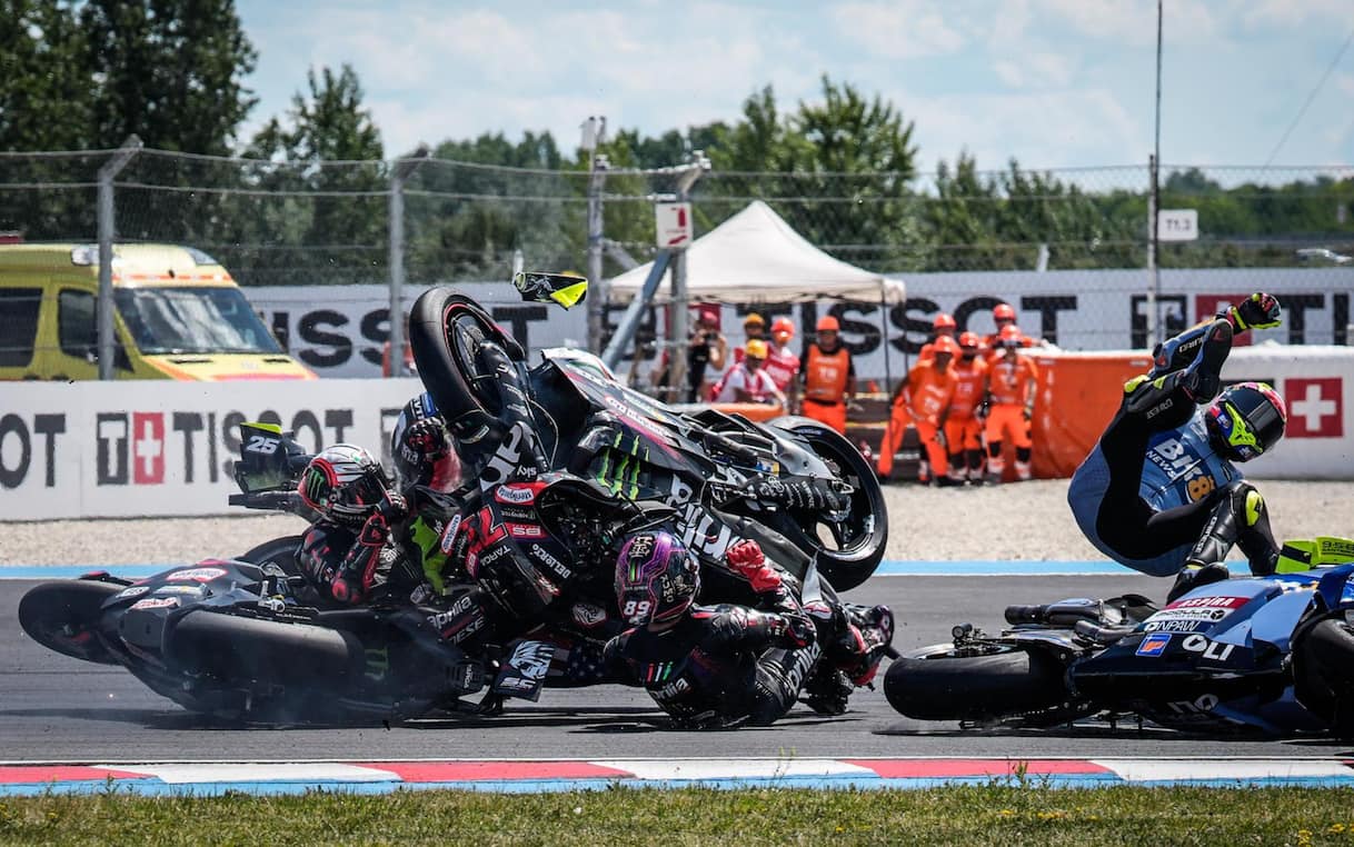 https://sport.sky.it/assets/images/96edf262c6476a4329a5d6482d6d6a3c0acf50aa/skysport/it/motori/motogp/2026/06/07/bezzecchi-martin-incidente-oggi-gp-ungheria/bezzecchi_martin_incidente_cover_ok.jpg?im=Resize,width=1218