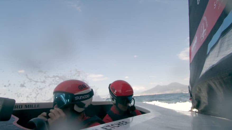 America's Cup, GB1 si scontra col gommone Alinghi