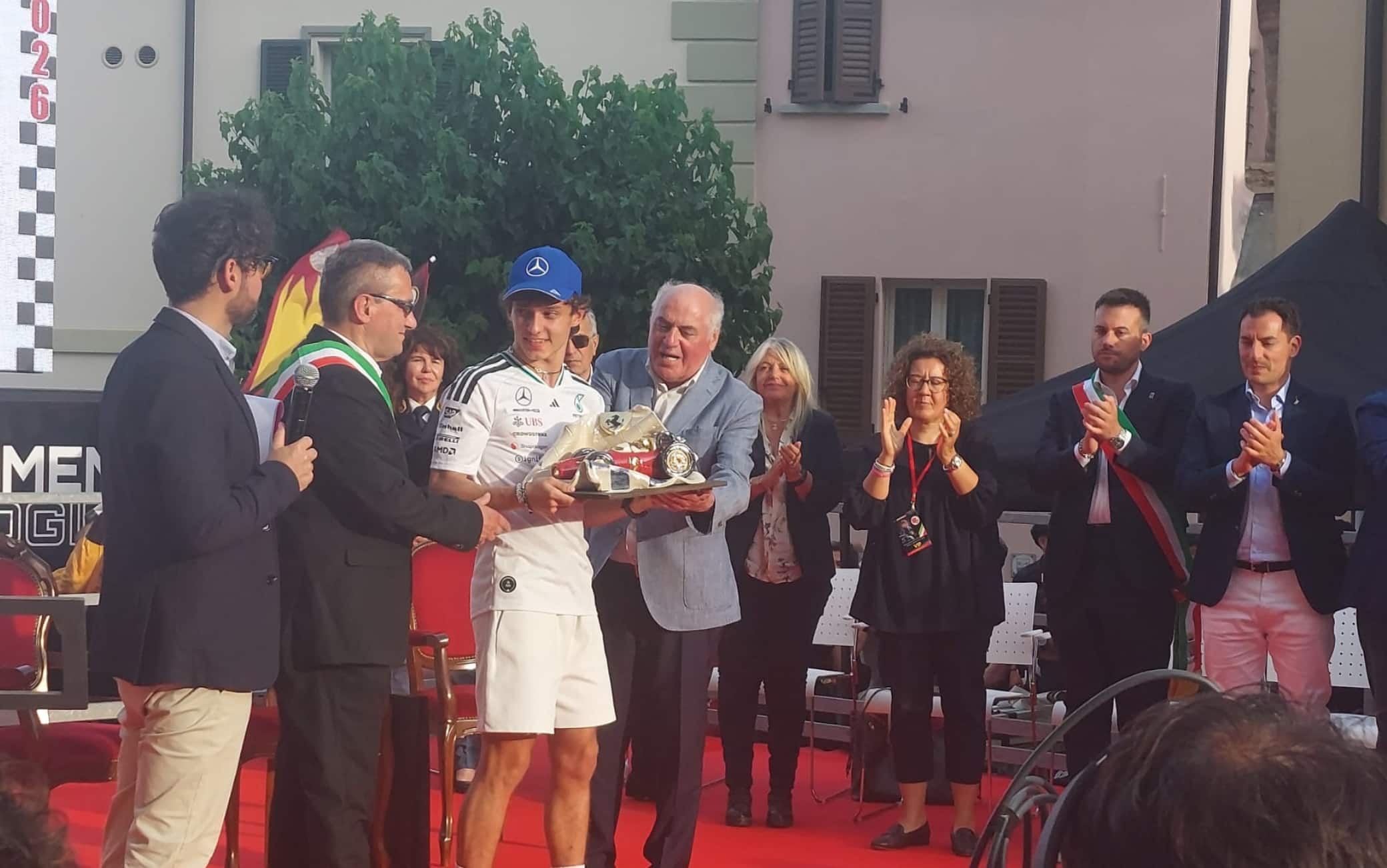 F1, a Kimi Antonelli il 'Trofeo Bandini' a Brisighella: le FOTO della premiazione