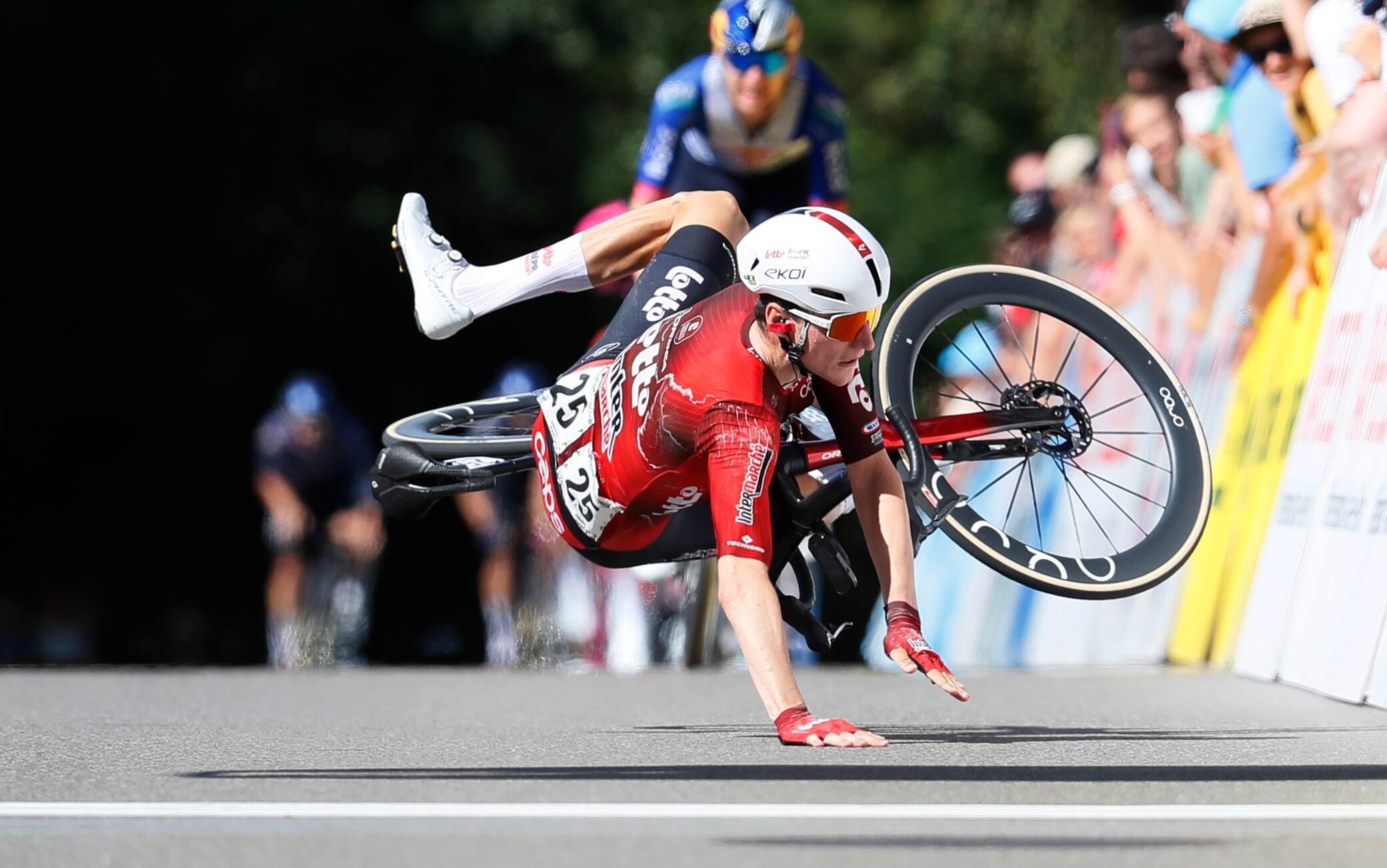 Slock vince il Gp di Gippingen cadendo sul traguardo... mentre festeggiava. VIDEO