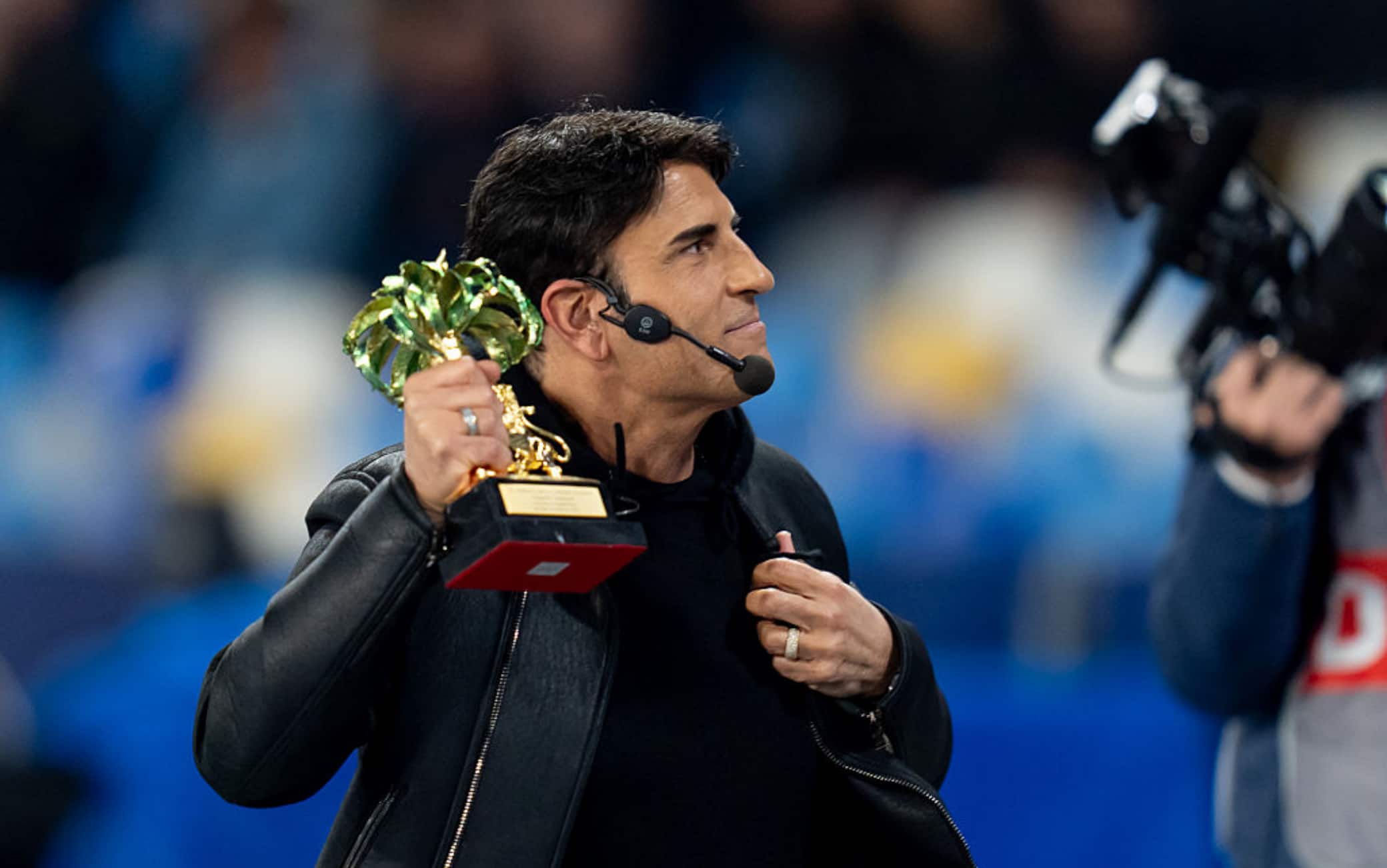 FOTO. DA SANREMO AL MARADONA: SAL DA VINCI CANTA PER IL NAPOLI