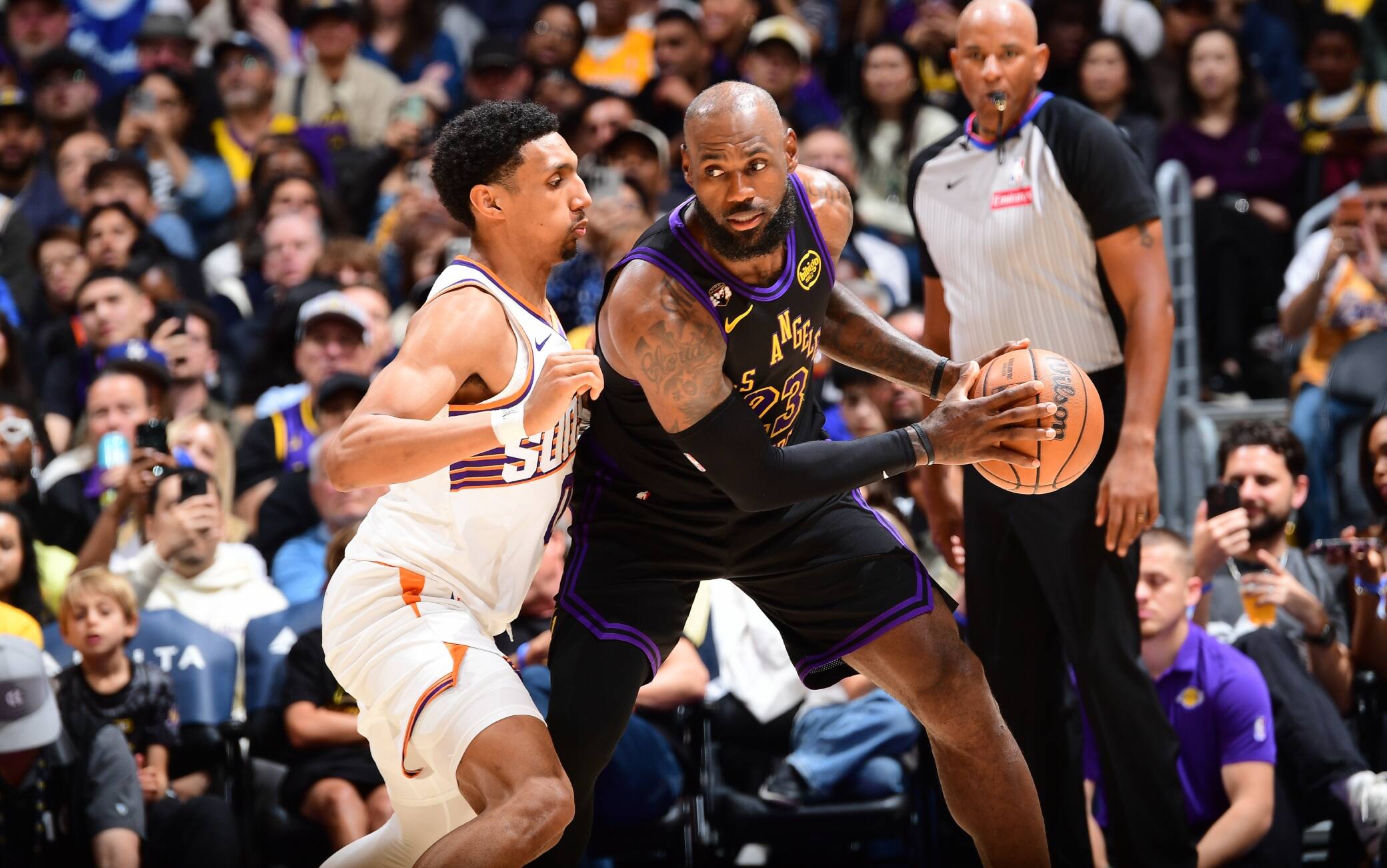 NBA, LeBron non molla: senza Doncic e Reaves affonda i Suns e i Lakers puntano al 3° posto