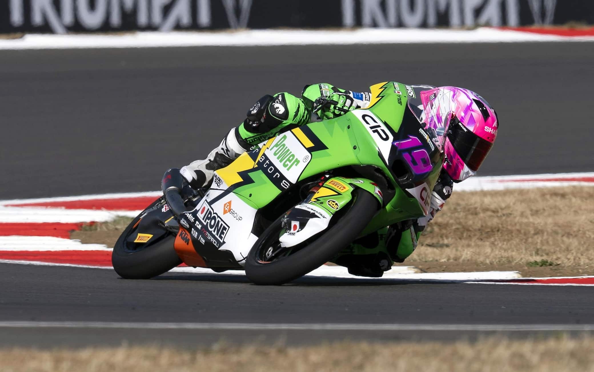 Moto3, qualifiche GP Silverstone: Ogden in pole. Brutta caduta per Quiles: salterà la gara