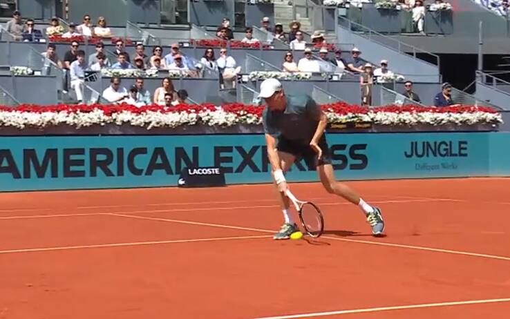 Sinner, che colpo! Demi-volée micidiale con Norrie all'Atp Madrid