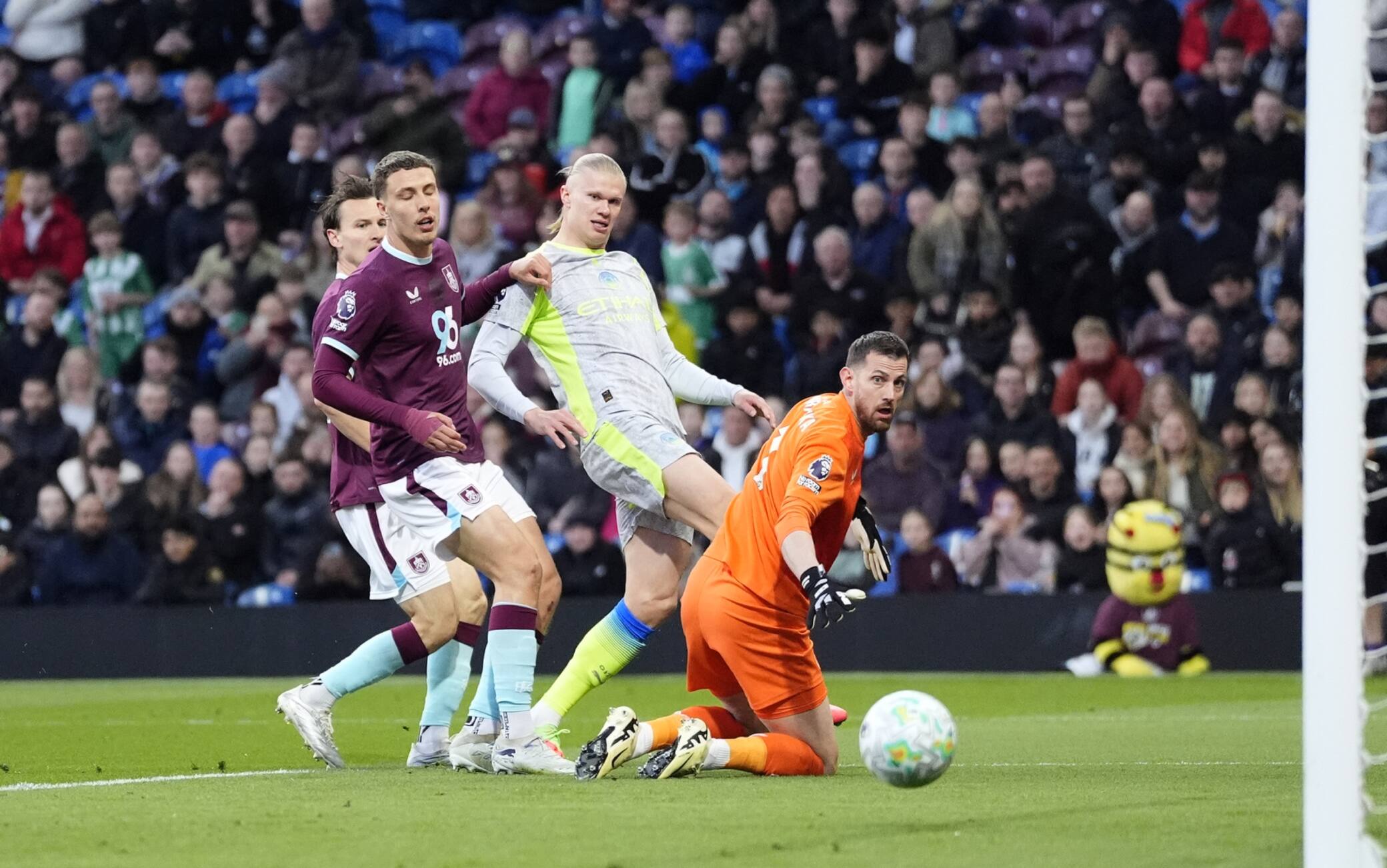 Burnley-Manchester City 0-1: video, gol e highlights