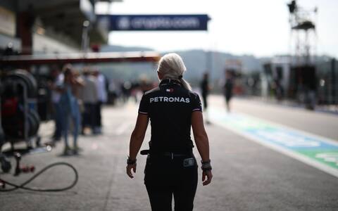 F1, sette anni con Hamilton: chi è Angela Cullen | Sky Sport