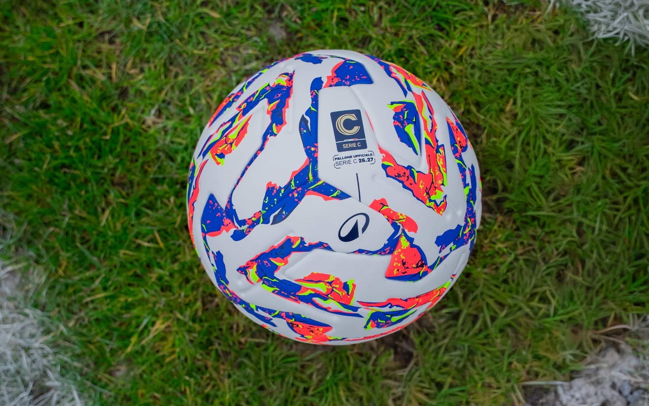 Energia, territorialità e performance: il nuovo pallone ufficiale della Serie C 2026/27
