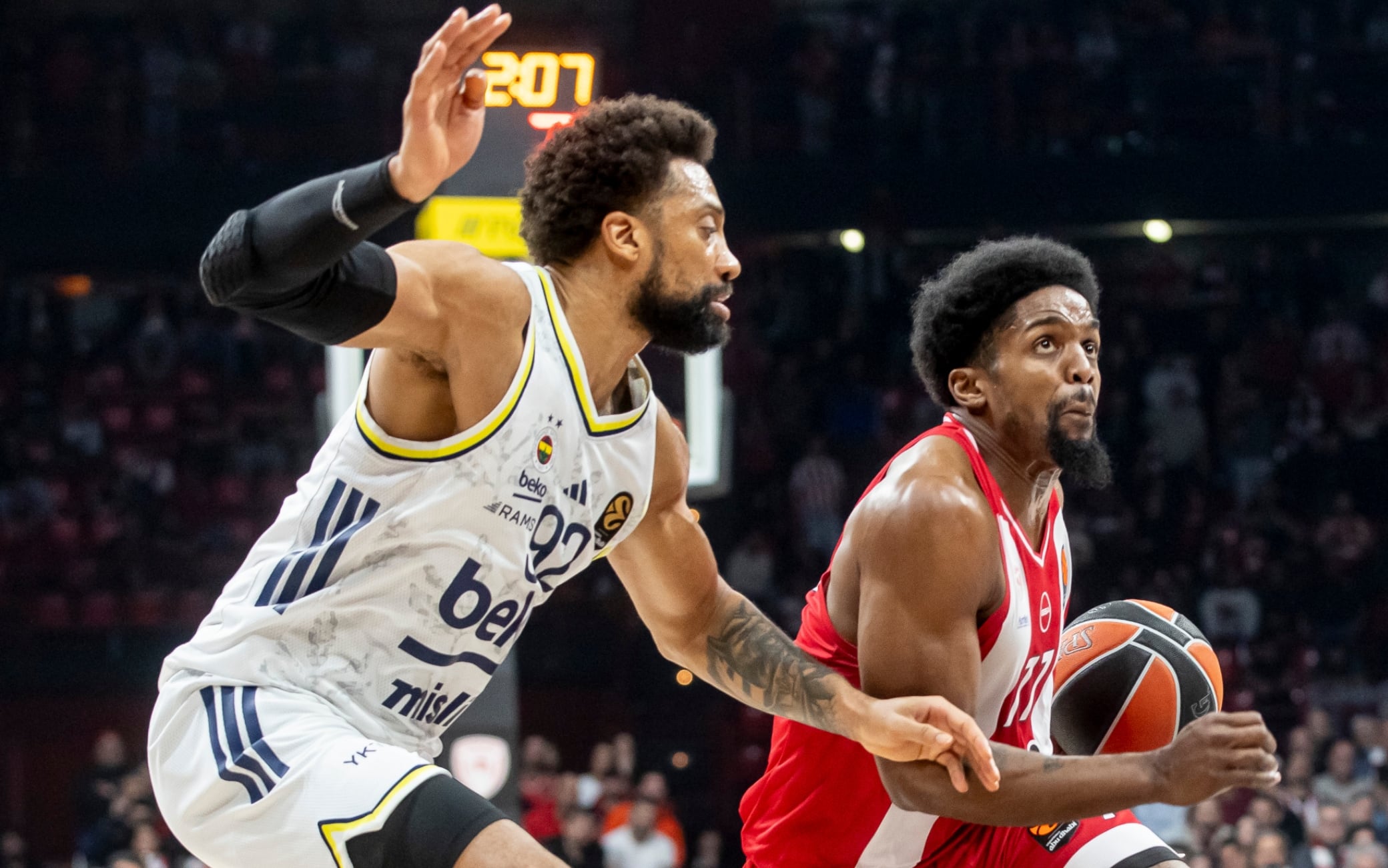 Olympiacos-Fenerbahce semifinale di Eurolega in diretta tv e streaming su Sky e Now