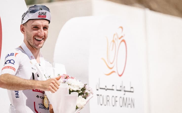 Tour of Oman 2026, percorso e favoriti: Adam Yates a caccia del tris