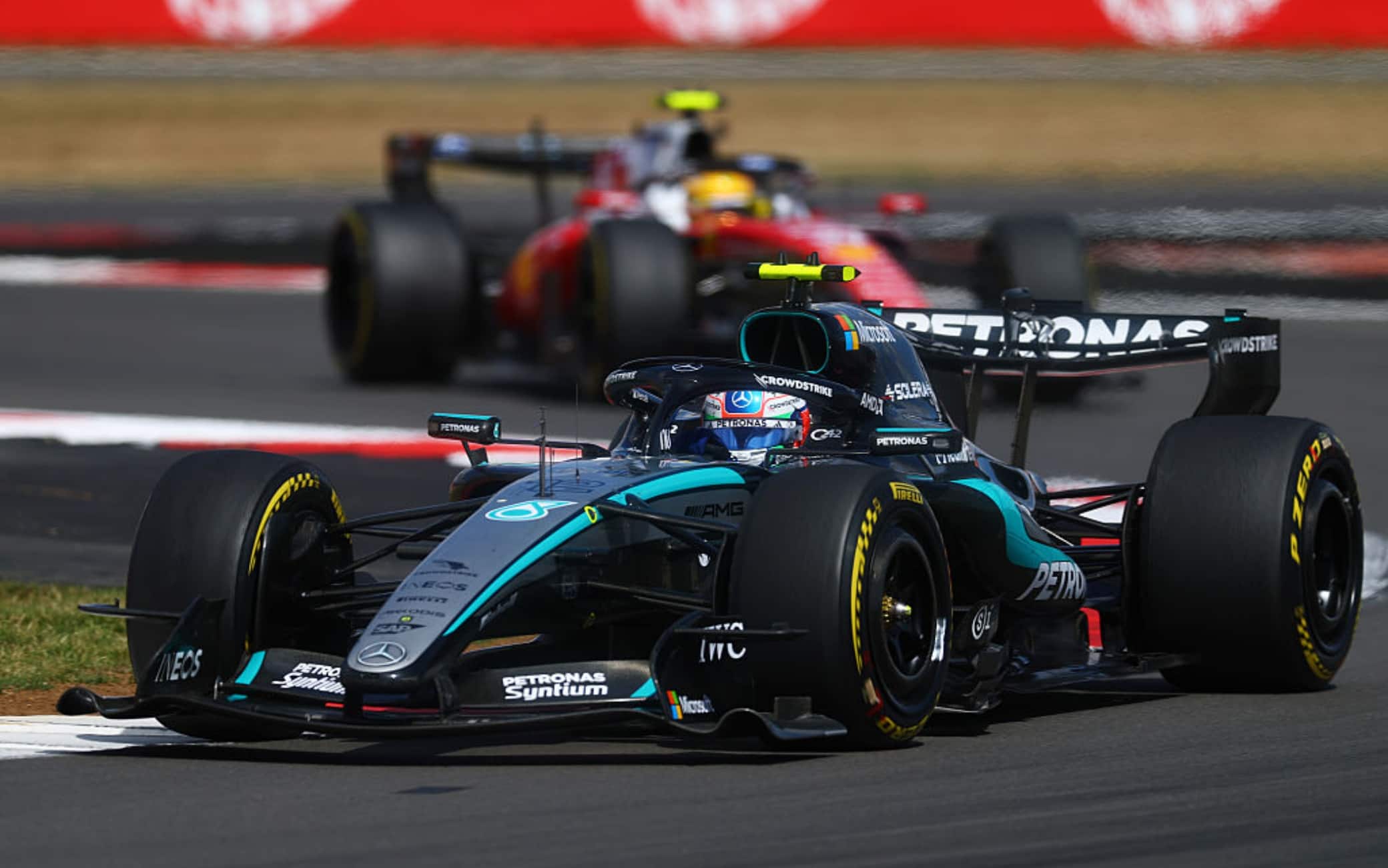 Formula 1, Kimi (Mercedes) fermato da un deflettore: cosa è successo a Silverstone