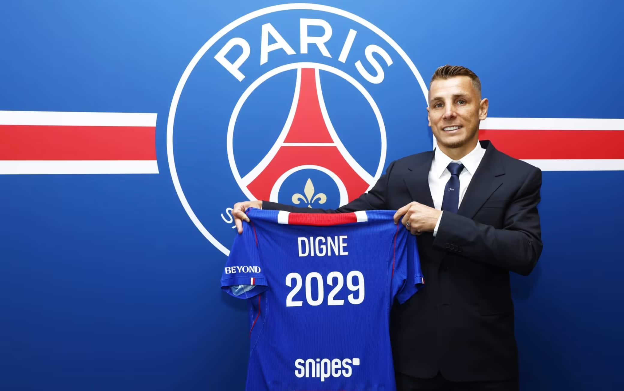 Mercato estero, gli acquisti ufficiali estivi: Psg, arriva Digne dall'Aston Villa