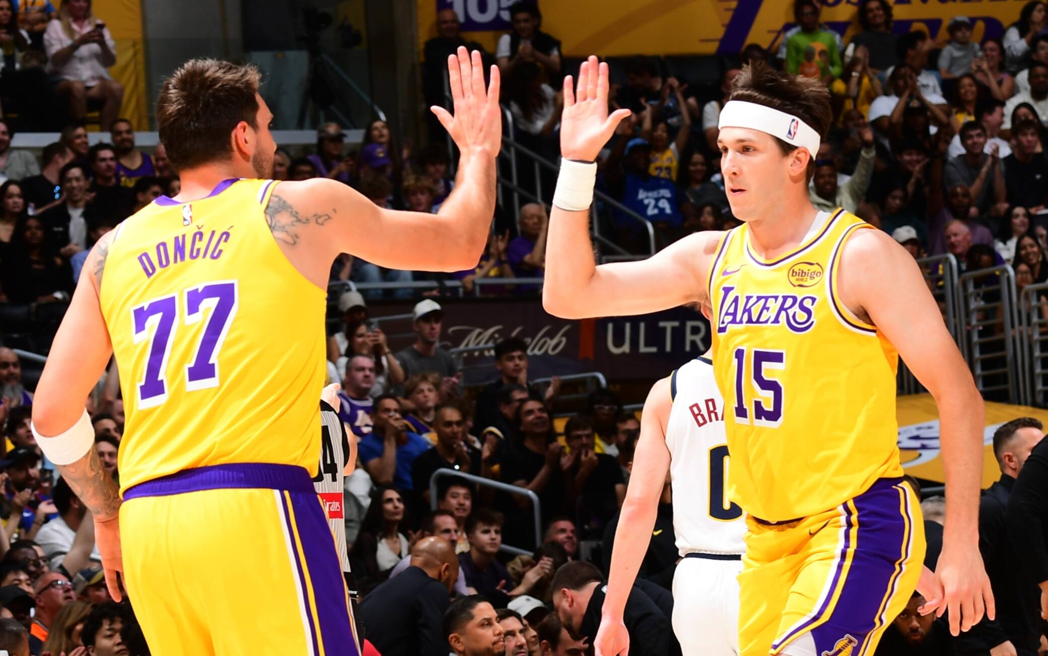  NBA, i risultati della notte: i Lakers battono Denver in volata, vittorie di Magic e Spur