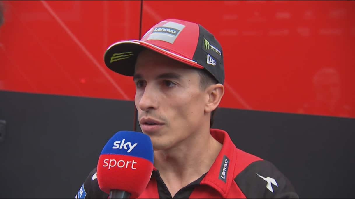 https://sport.sky.it/assets/images/9e4d2c562e7bd2bad5b211a8800ad56e98a1f819/skysport/it/motori/motogp/video/2026/05/09/marquez-spalla-operazione-intervista-news-1096602/OG_marc_marquez_screen_10.jpg?im=Resize,width=1218