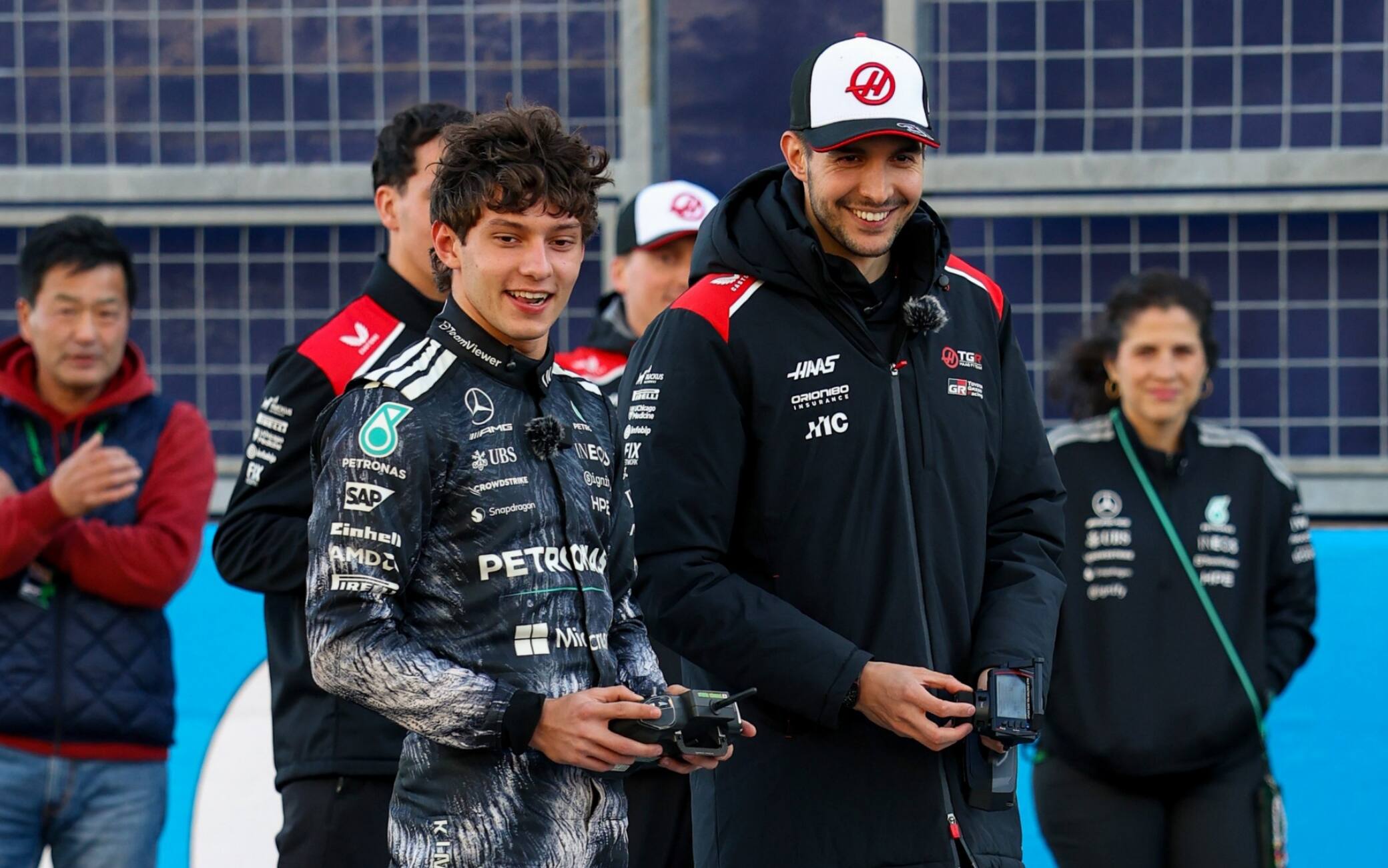 F1, Antonelli e Ocon: sfida con le macchine radiocomandate a Suzuka