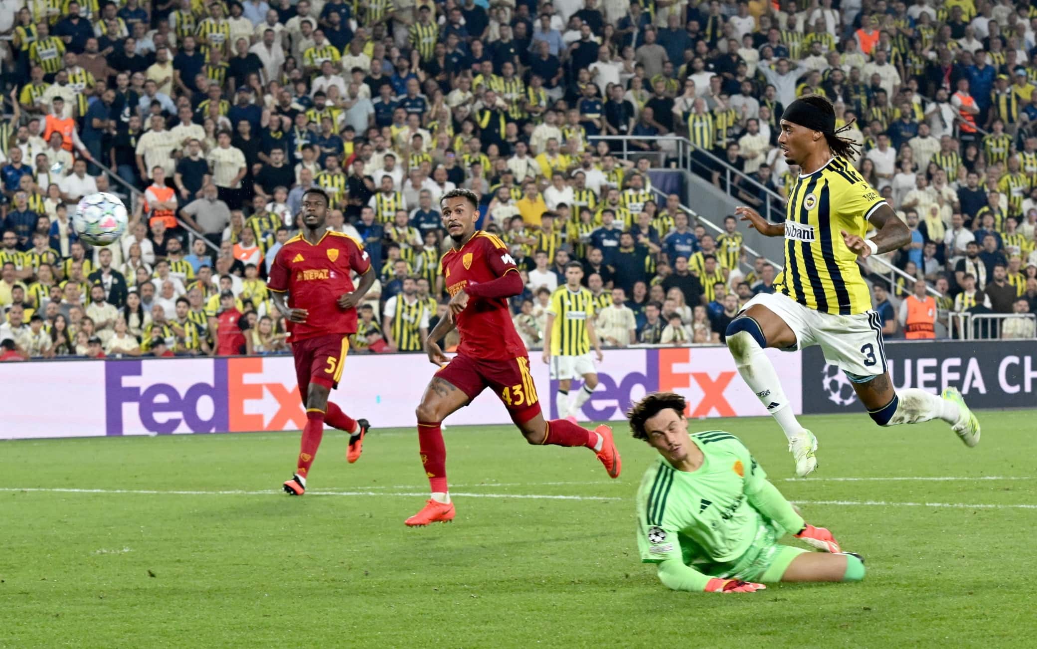 Brown: pari del Fenerbahce