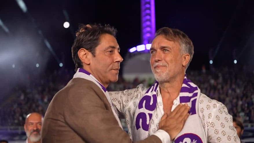 Fiorentina, l'abbraccio tra Batistuta e Rui Costa