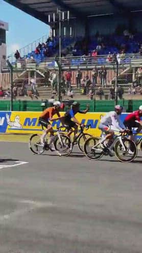 MotoGP, i piloti in pista a Le Mans in... bici! VIDEO