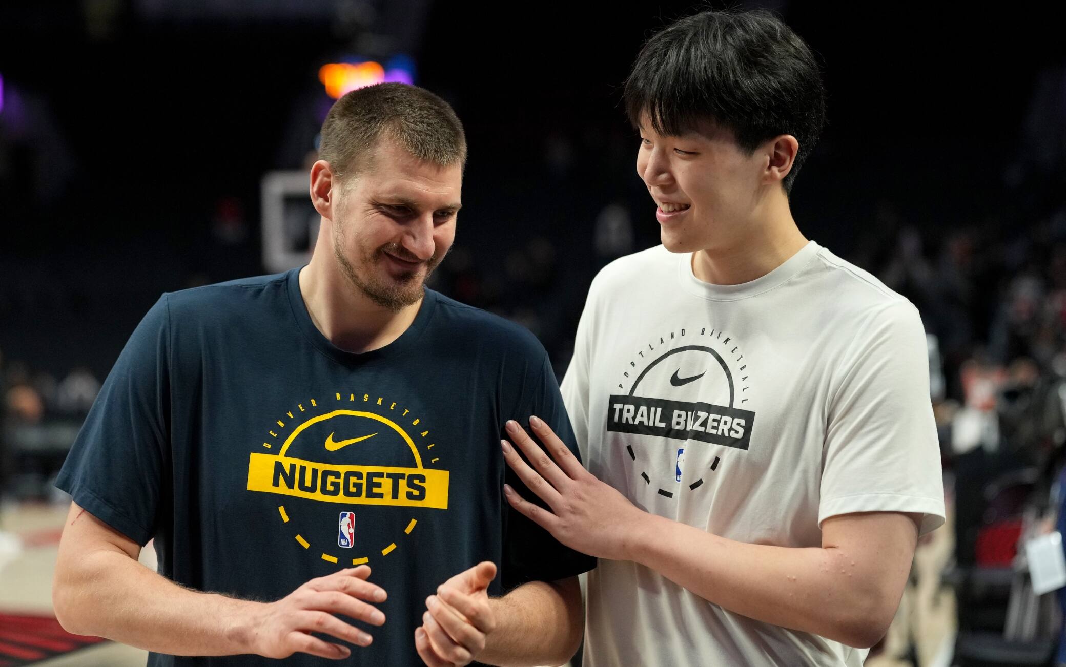 NBA, il sogno realizzato di Yang Hansen: incontro e chiacchierata con il suo idolo Jokic