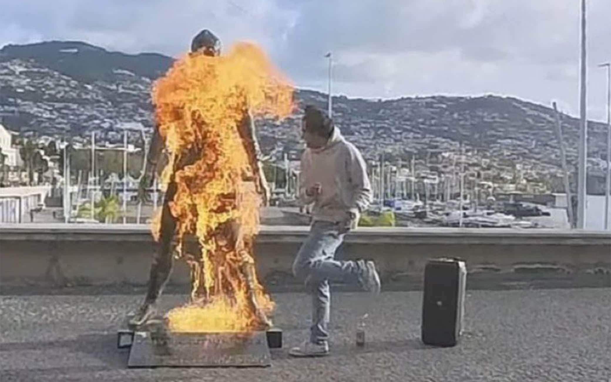 Cristiano Ronaldo, vandalizzata la sua statua a Madeira