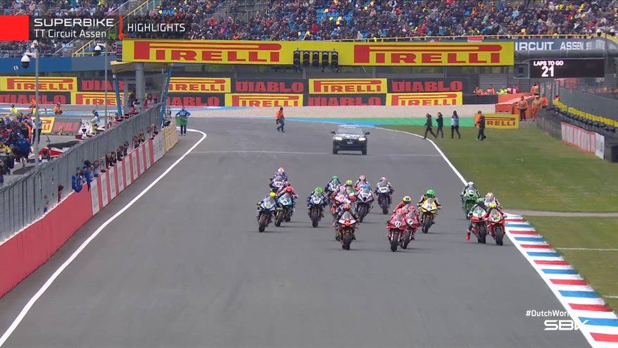 Sbk, Bulega vince anche gara 2 ad Assen: gli highlights