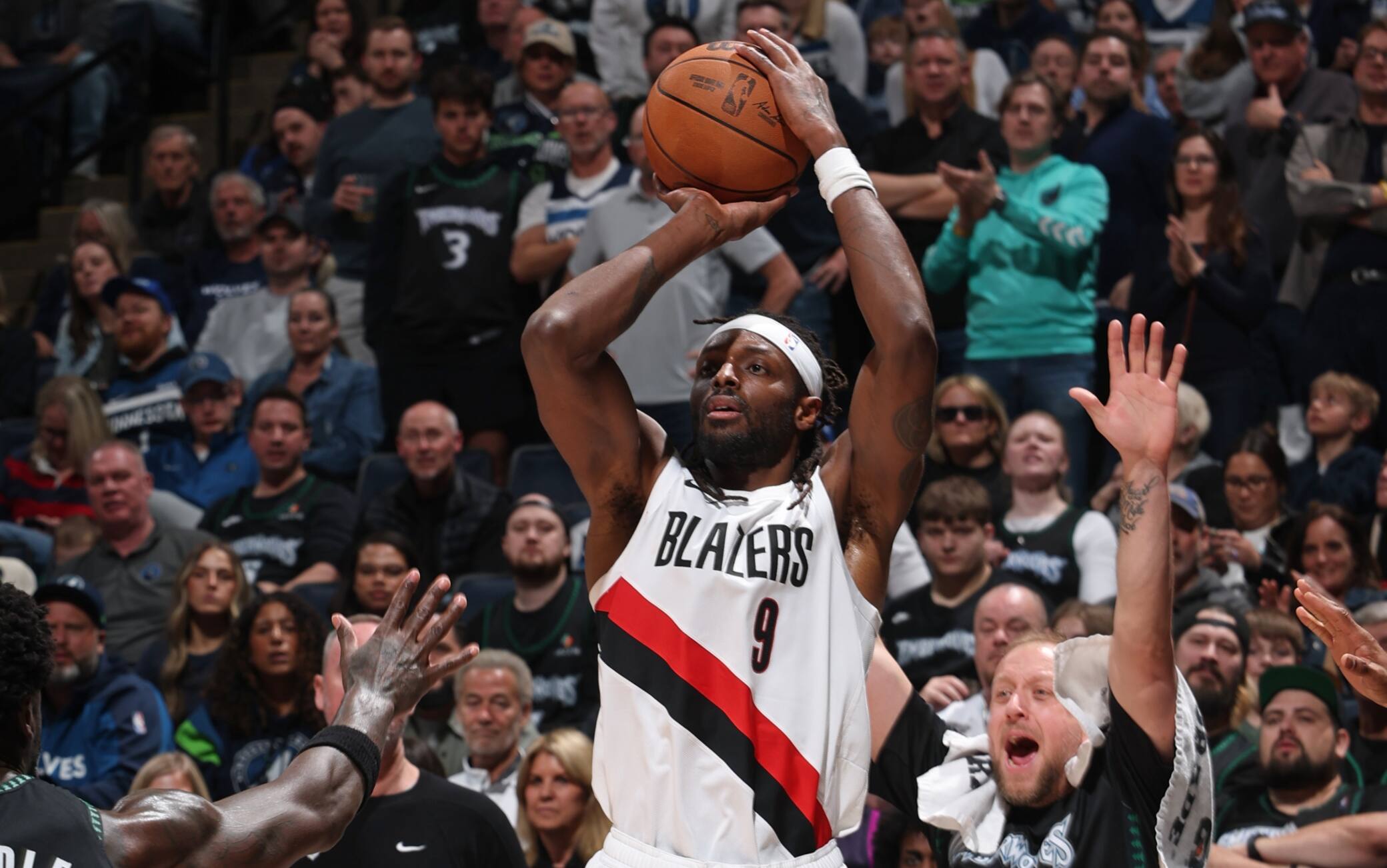 NBA, la tripla del veterano Jerami Grant decide Minnesota-Portland in volata