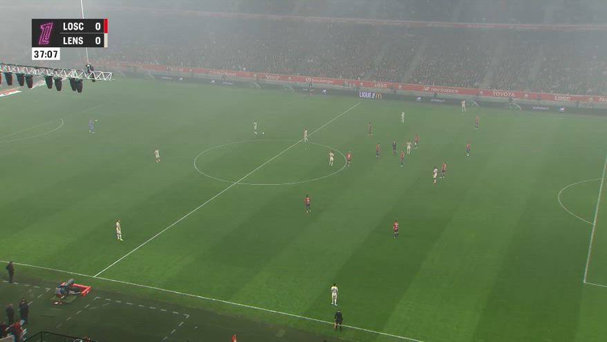 Cori discriminatori in Lille-Lens, il messaggio dell'arbitro