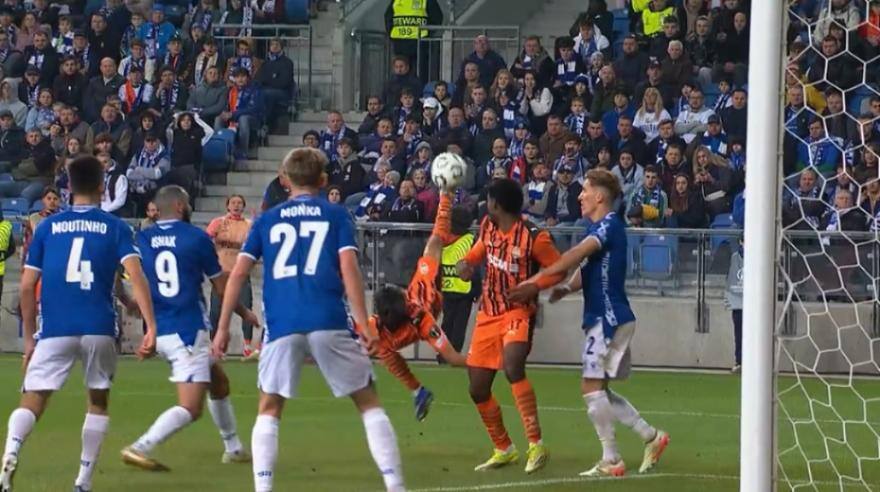 Isaque Silva in rovesciata: è il gol più bello del giovedì