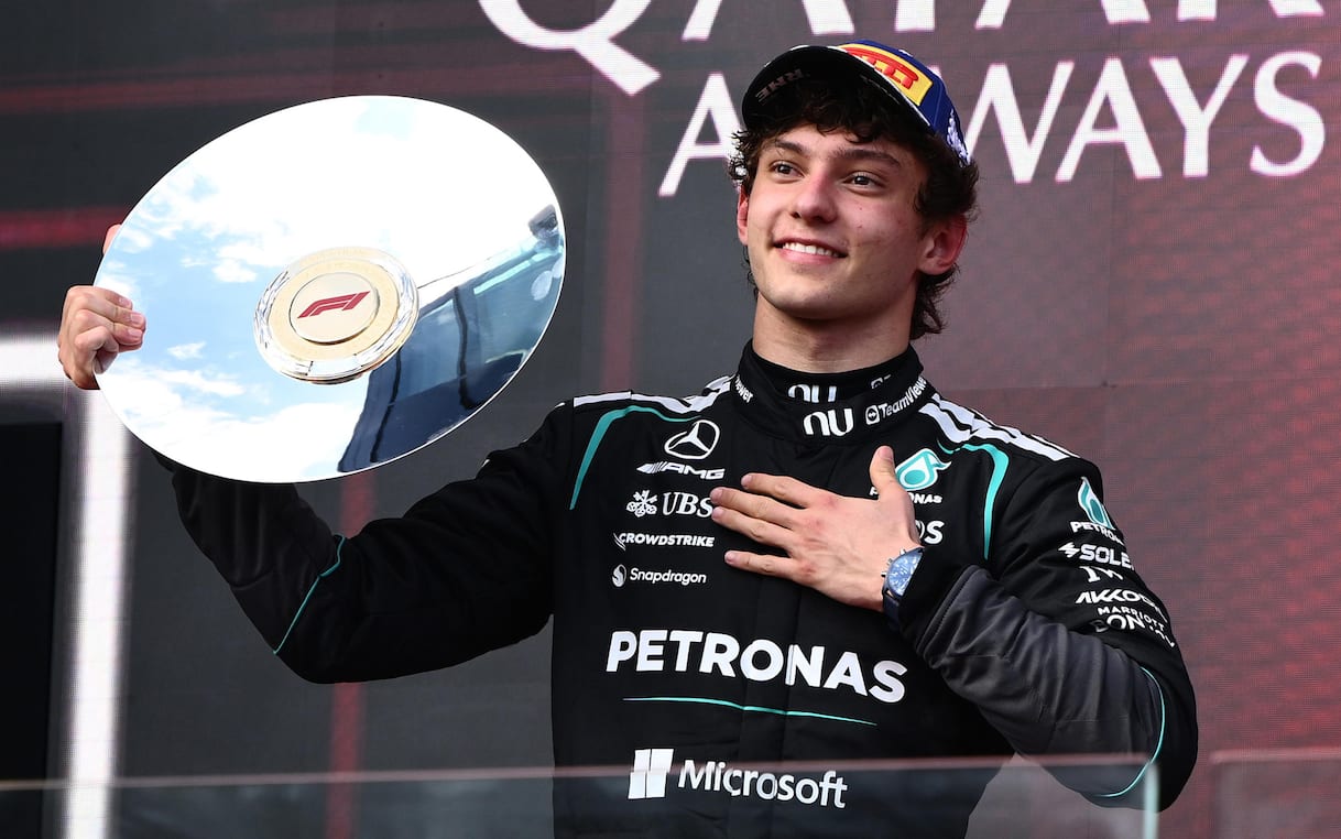 https://sport.sky.it/assets/images/a4582395a671650754cce296da9047c3bb13e92a/skysport/it/motori/formula-1/video/2026/03/08/f1-antonelli-mondiale-2026-vanzini-commento-video-1080359/antonelli-ansa.jpg?im=Resize,width=1218