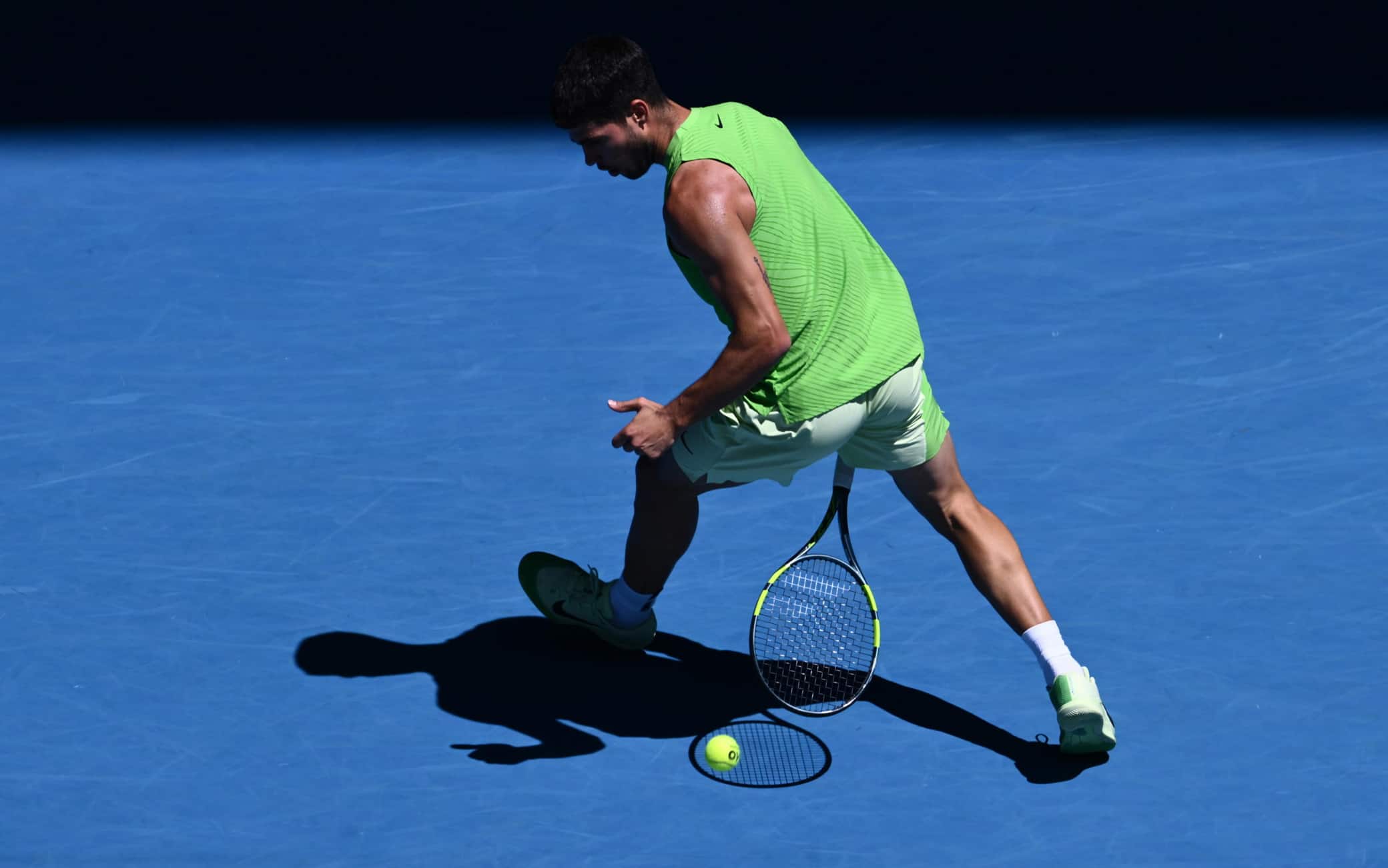 Alcaraz, punto con il passante dopo il tweener con Moutet agli Australian Open. VIDEO