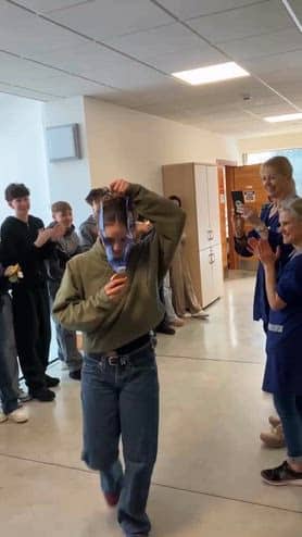 Flora Tabanelli torna a scuola dopo il bronzo: che festa!