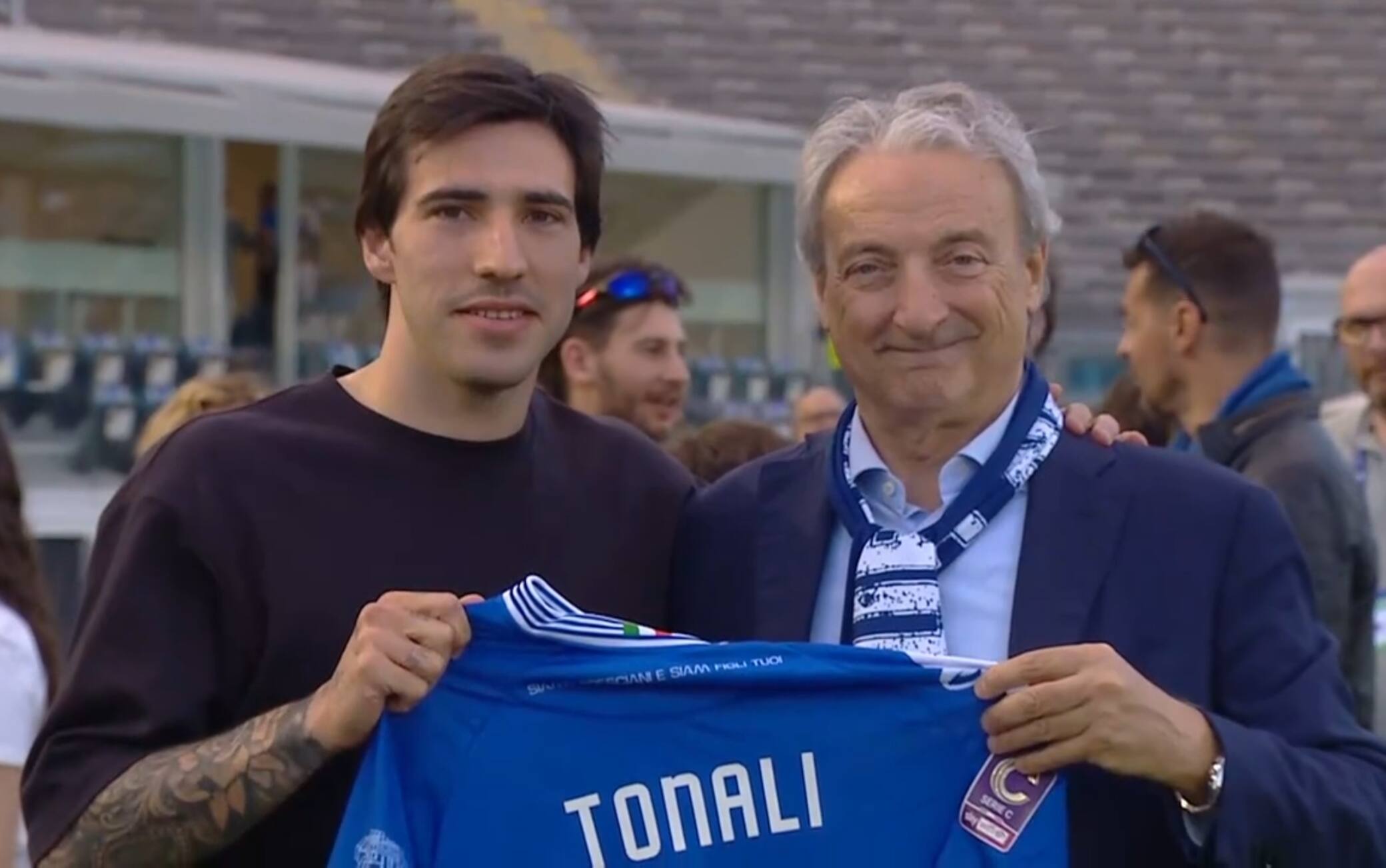 Tonali in tribuna per seguire Union Brescia-Casarano, Playoff di Serie C. VIDEO