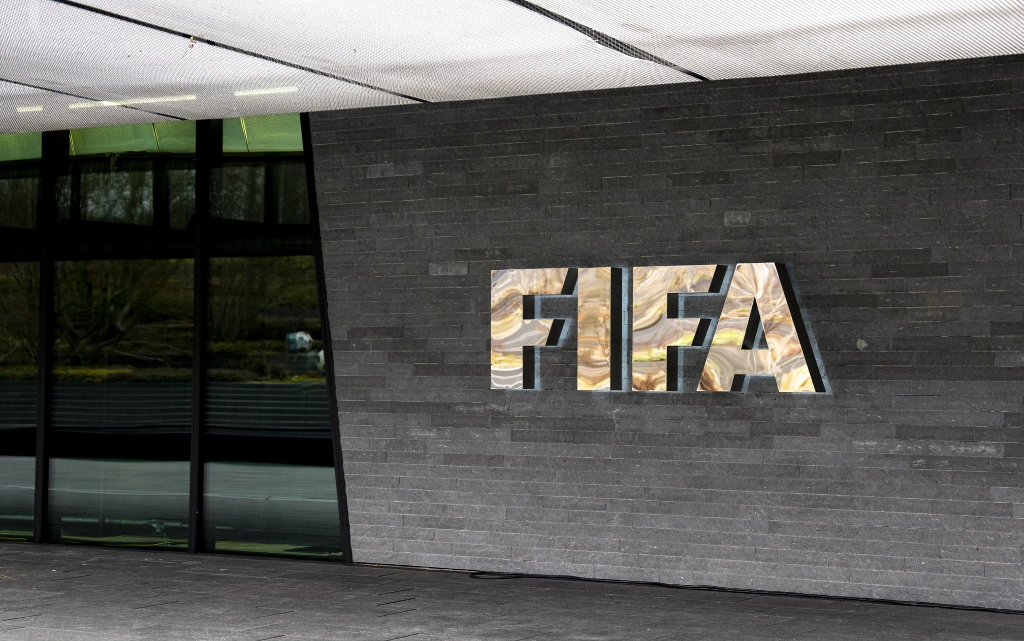 La Fifa risponde alla Uefa: "Nessuno sta vendendo il calcio"